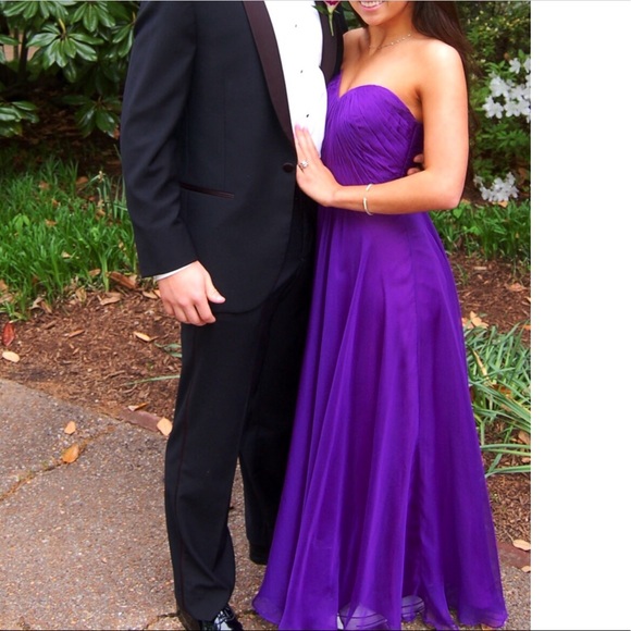 Chiffon gown - Picture 2 of 5